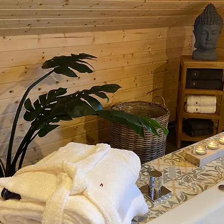 Holzhaus Onkel Fritz Mit Sauna Und Whirlwanne